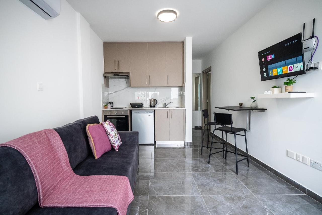 Spiros Luxury Apartments アヤナパ エクステリア 写真