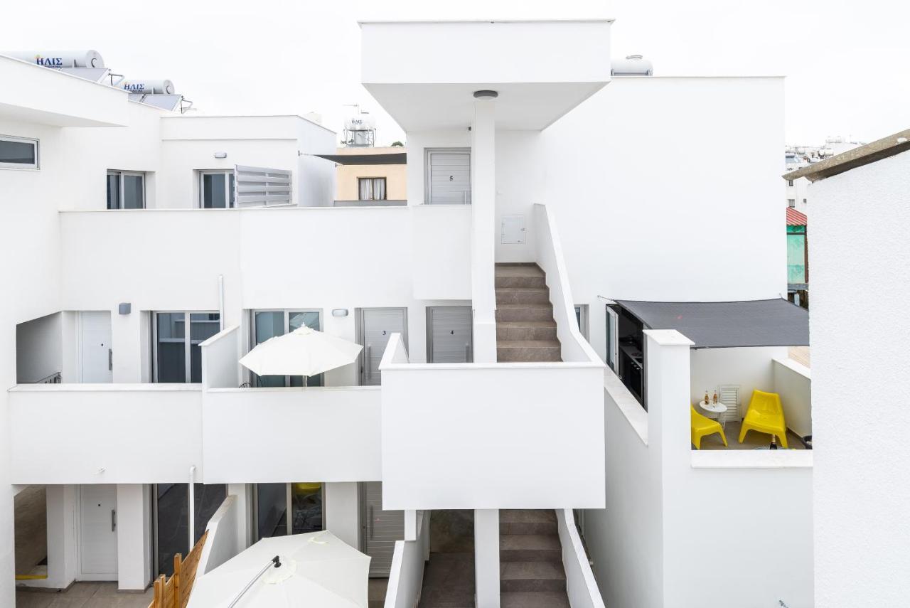 Spiros Luxury Apartments アヤナパ エクステリア 写真