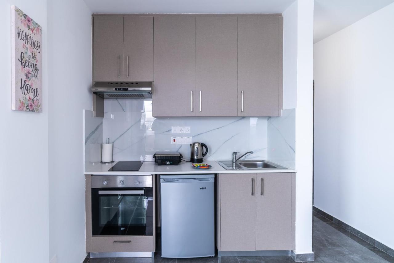Spiros Luxury Apartments アヤナパ エクステリア 写真