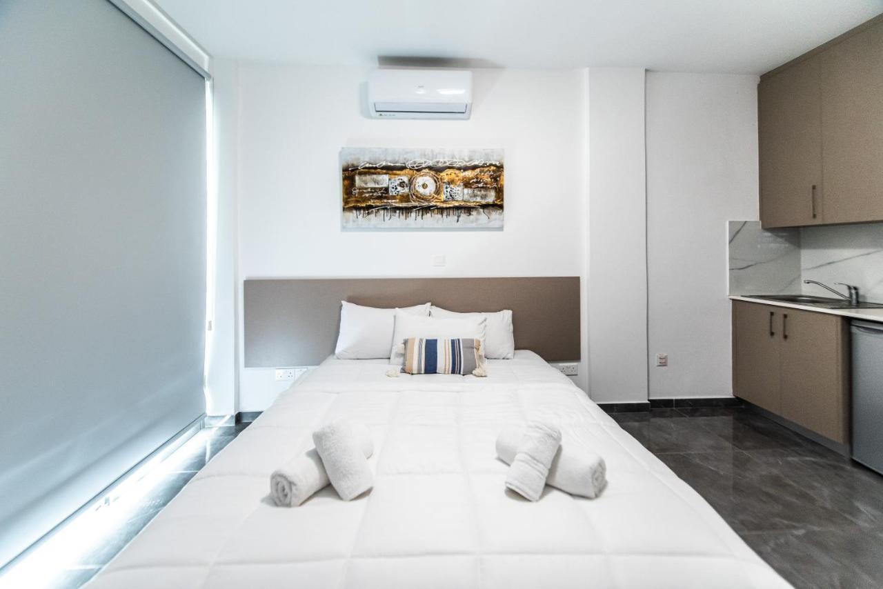 Spiros Luxury Apartments アヤナパ エクステリア 写真