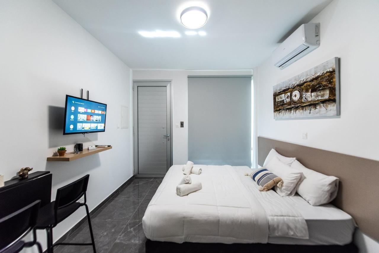 Spiros Luxury Apartments アヤナパ エクステリア 写真