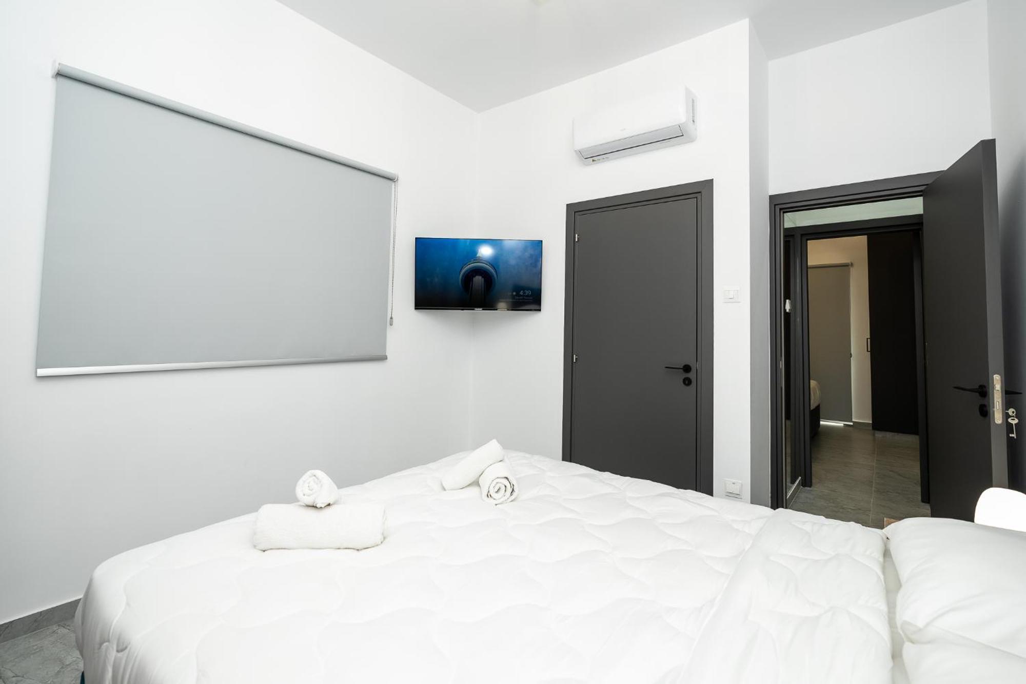 Spiros Luxury Apartments アヤナパ エクステリア 写真
