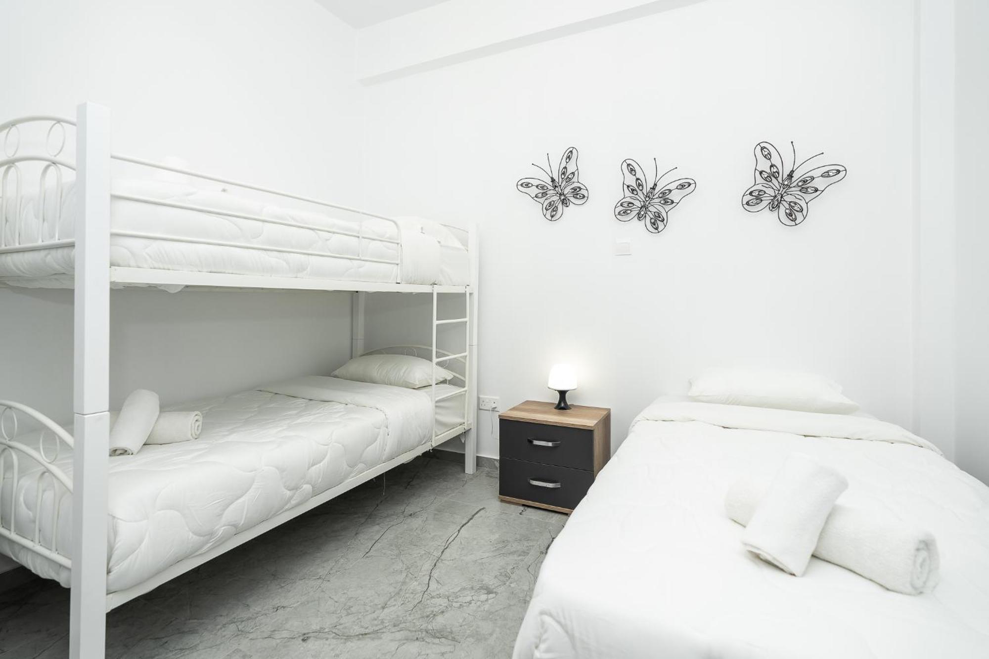 Spiros Luxury Apartments アヤナパ エクステリア 写真