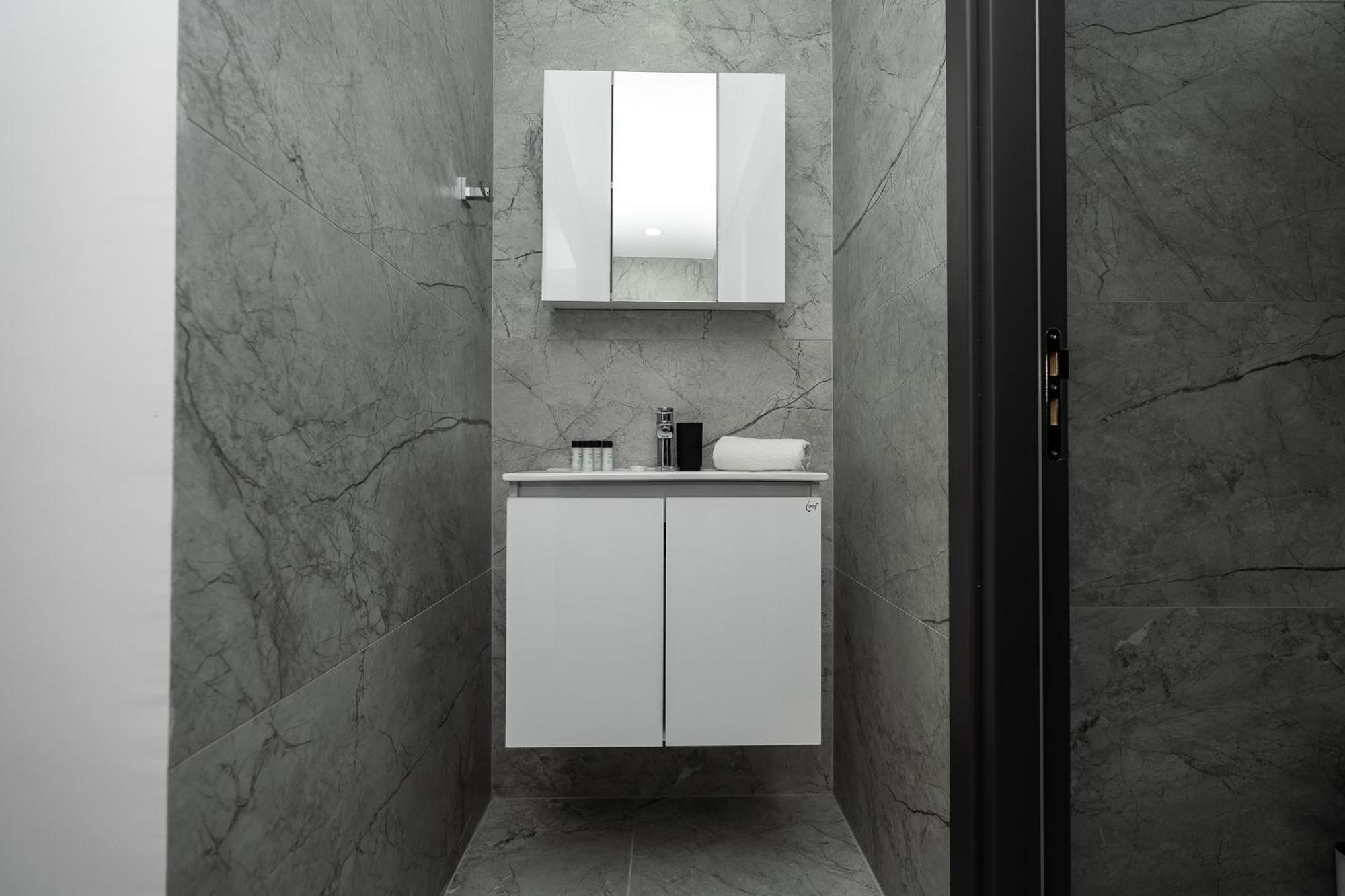 Spiros Luxury Apartments アヤナパ エクステリア 写真